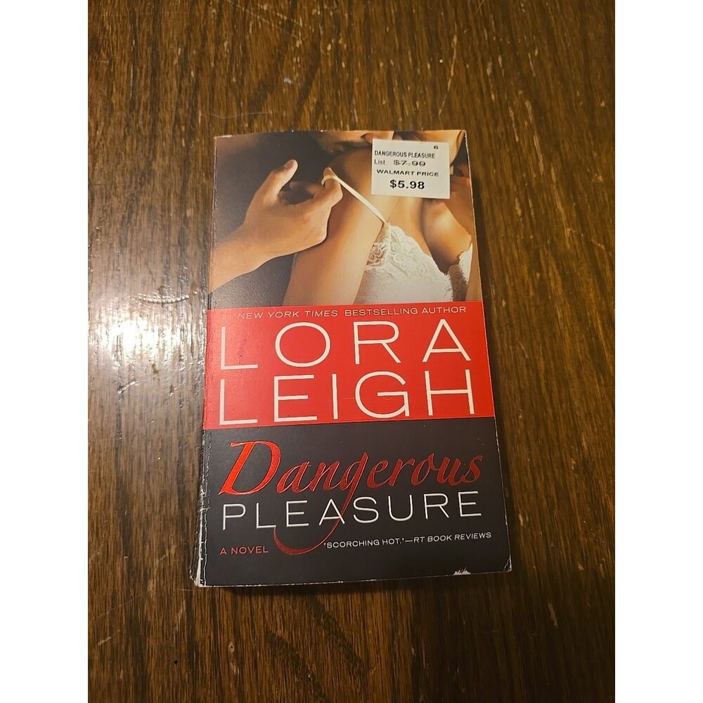 DANGEROUS PLEASURE Book 12 Bound Hearts Leigh, Lora 2011 1st Ed